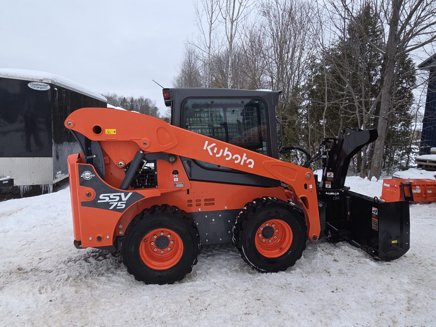 Kubota SSV75 2023