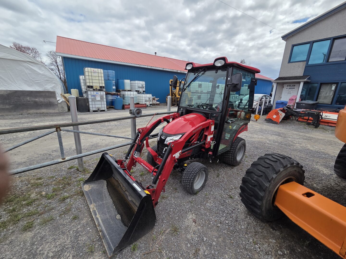 Mahindra EMAX 20 2023